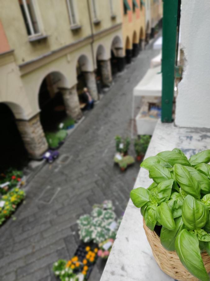 Vista Sul Carruggio, Centro Storico Di Chiavari Zewnętrze zdjęcie