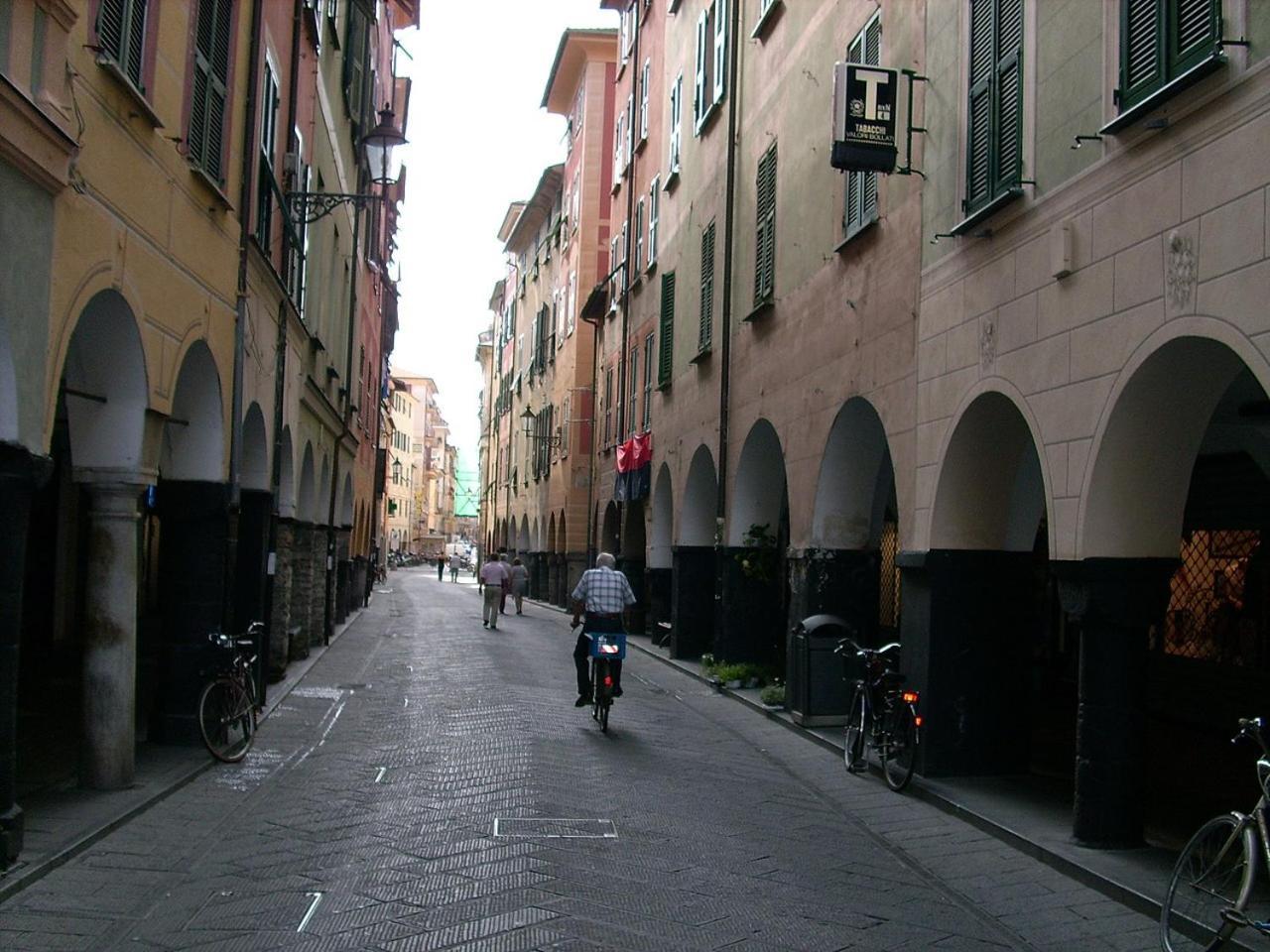 Vista Sul Carruggio, Centro Storico Di Chiavari Zewnętrze zdjęcie
